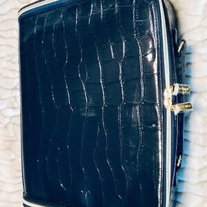 Elegant Black Estée Lauder Crocodile-Embossed Cosmetic Bag